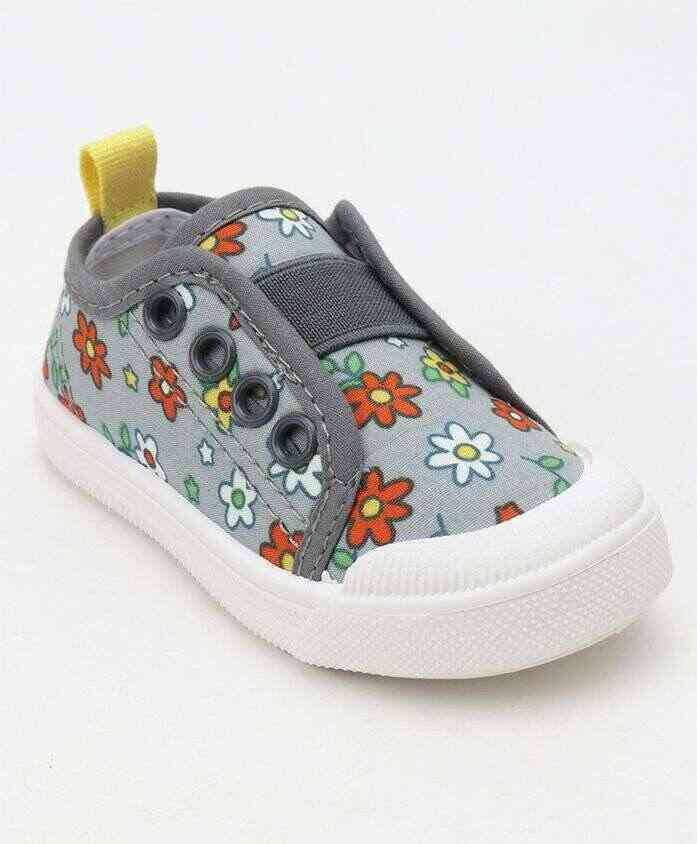 cute walk by babyhug canvas shoes