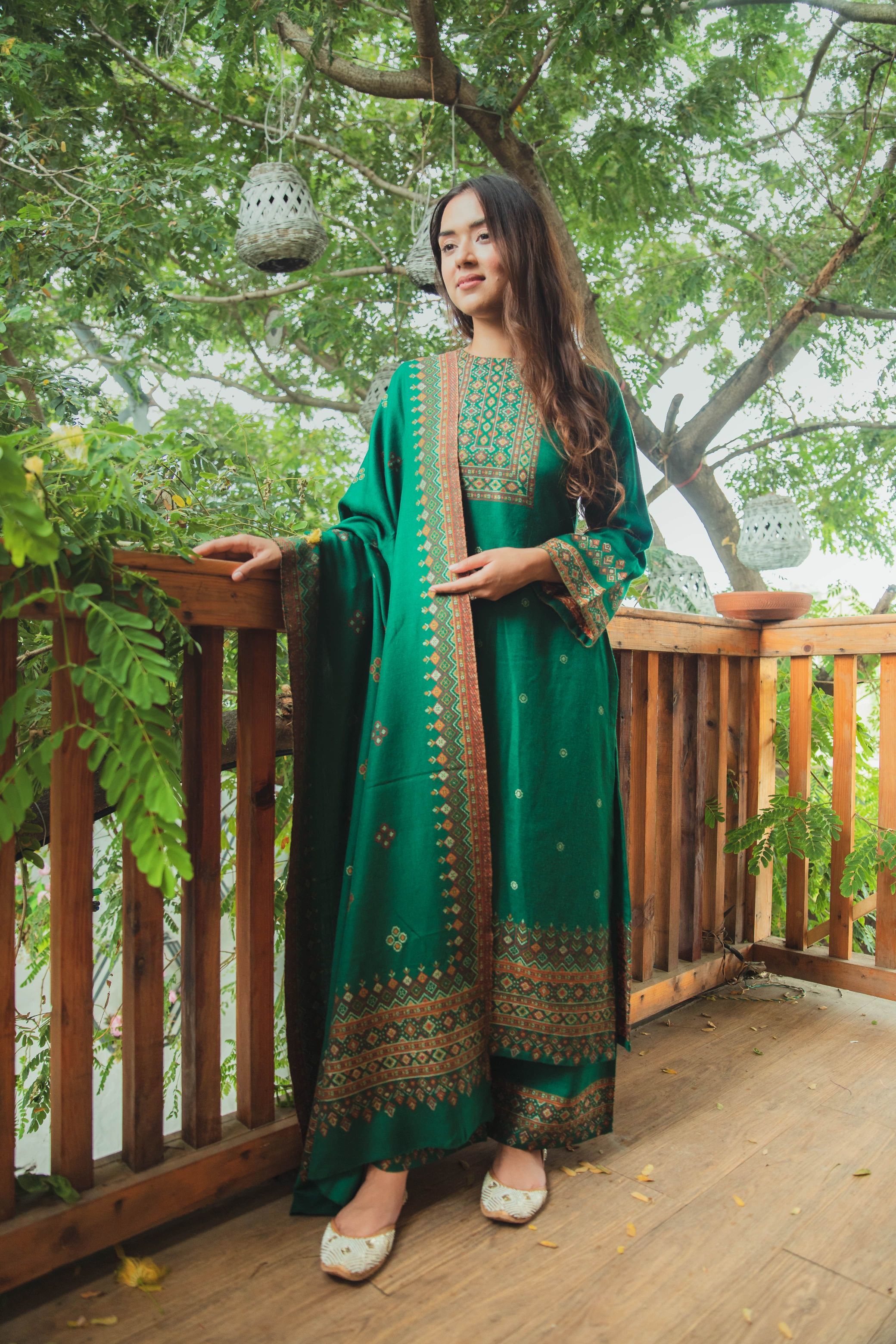 dark green dress material Green Medieval Jacquard Brocaded Fabrics,3d Irregular Fabrics,dust Coat Fabric,curtain,upholstery,dress Fabric,prom Dress,costume