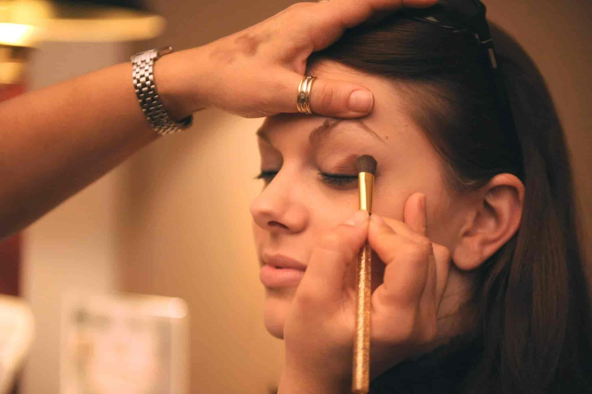 Eye Make Up