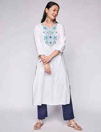 Global Desi White Kurti Get Best Price from Manufacturers Suppliers in India