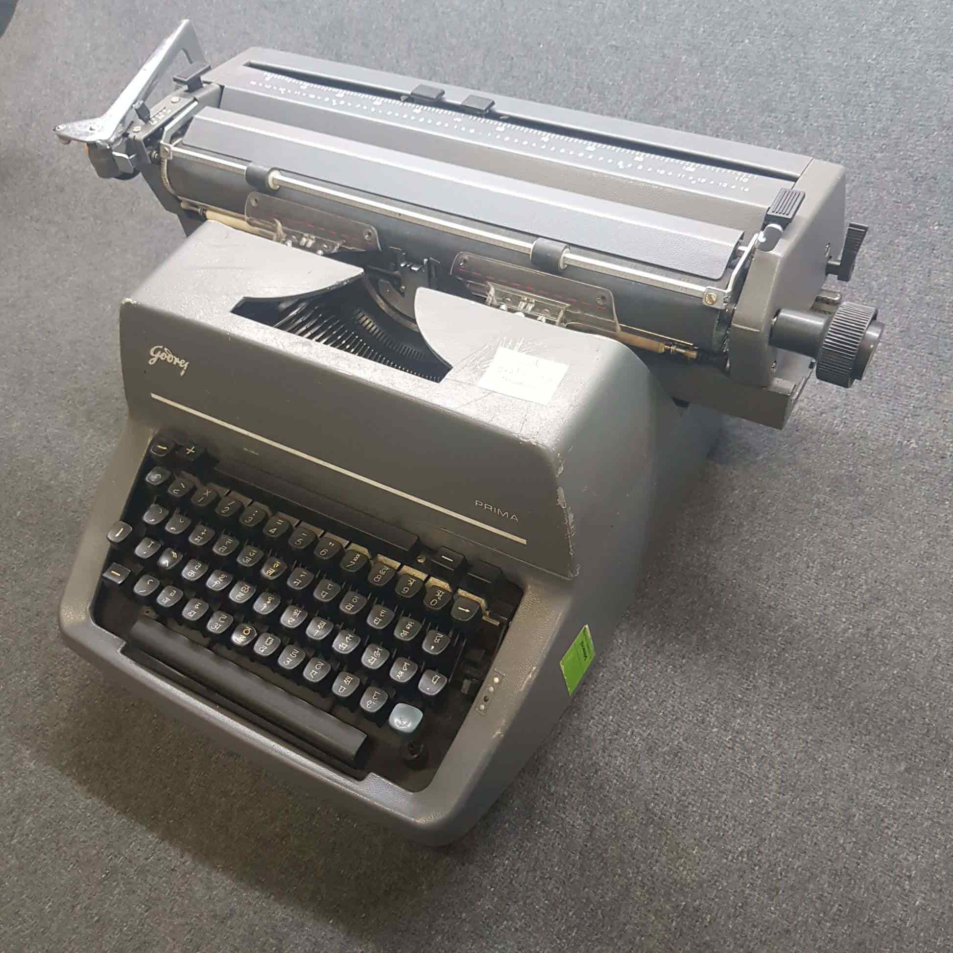 Typewriter Typewriter Machine Latest Price, Typewriter Keyboard