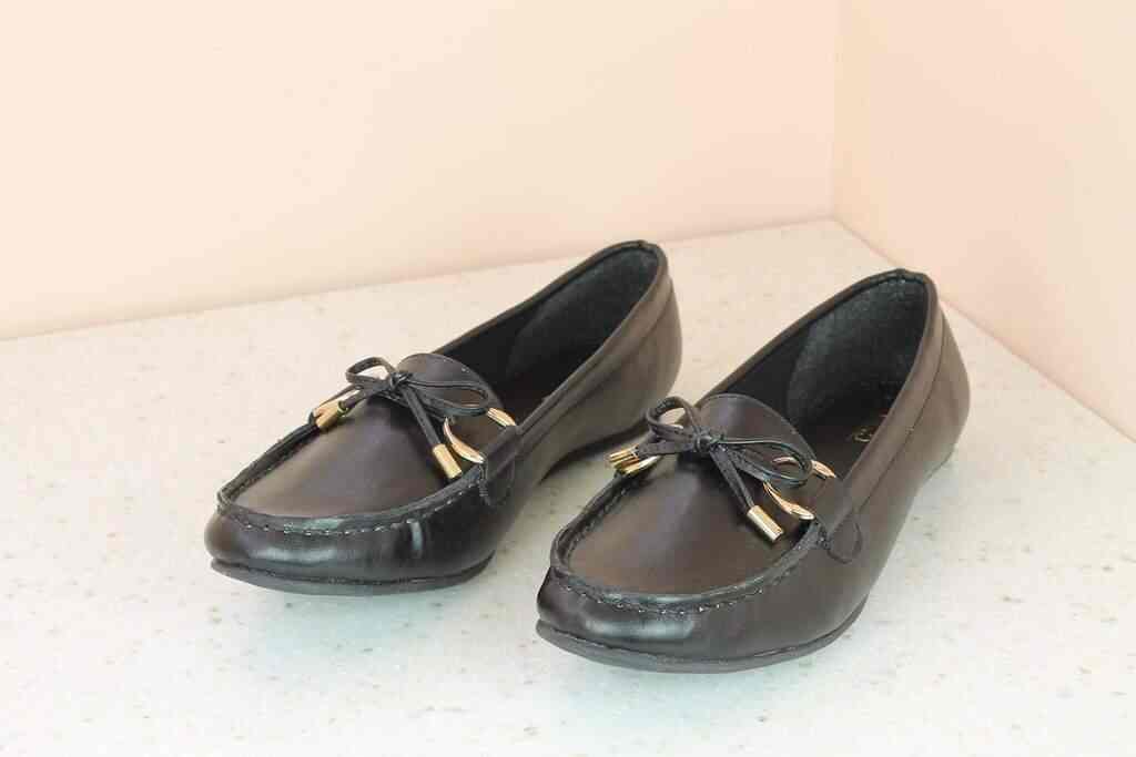 Inc.5 Closed Pump Formal Flat (Black, 10)