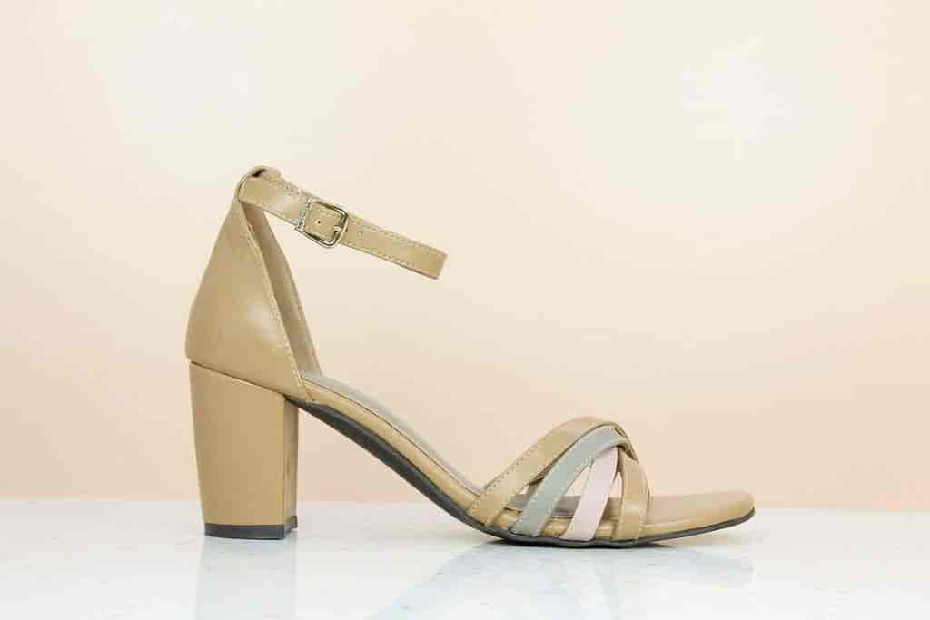 Inc.5 Block Heel Counter Sandal (Beige, 7)