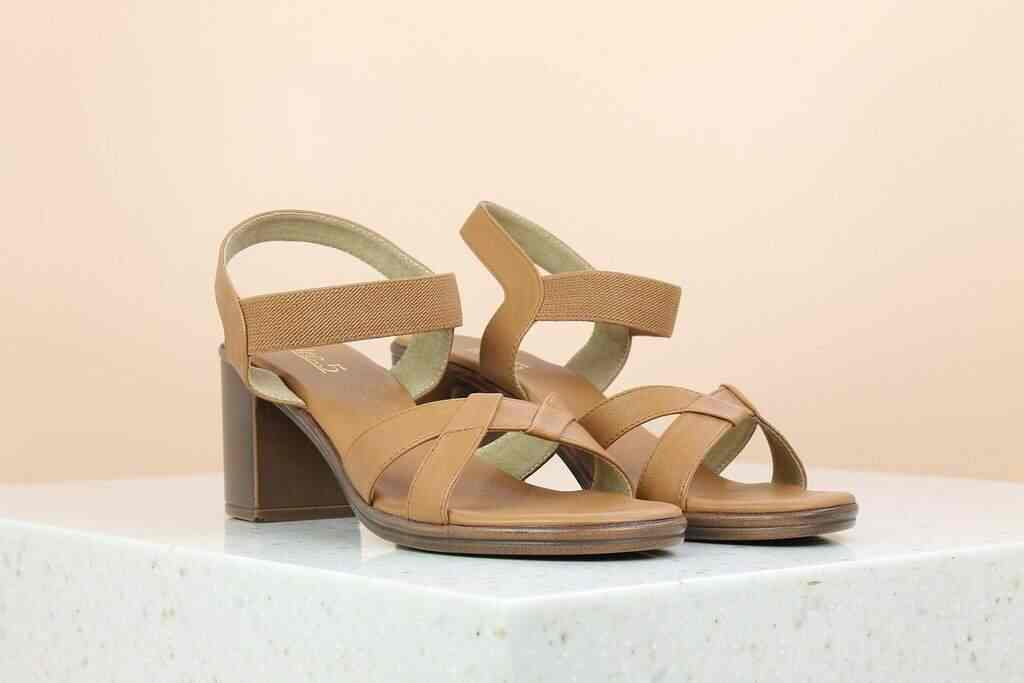 Inc.5 Block Heel Sandal (Tan, 11)