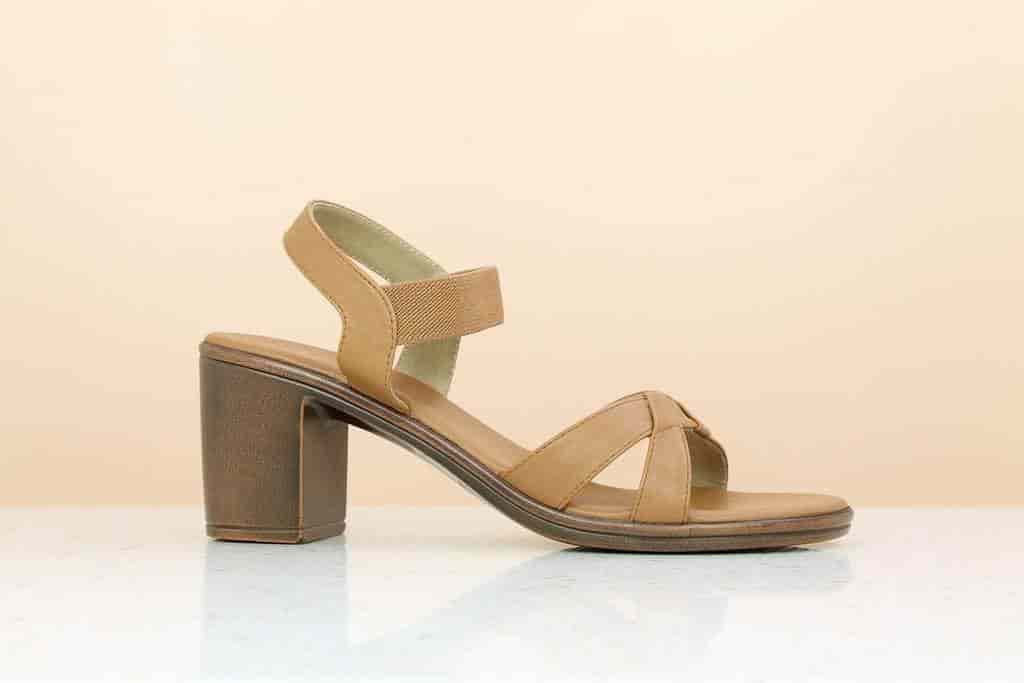 Inc.5 Block Heel Sandal (Tan, 7)