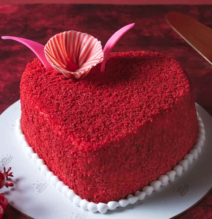 Mio Amore Red Velvet Eggless Cake