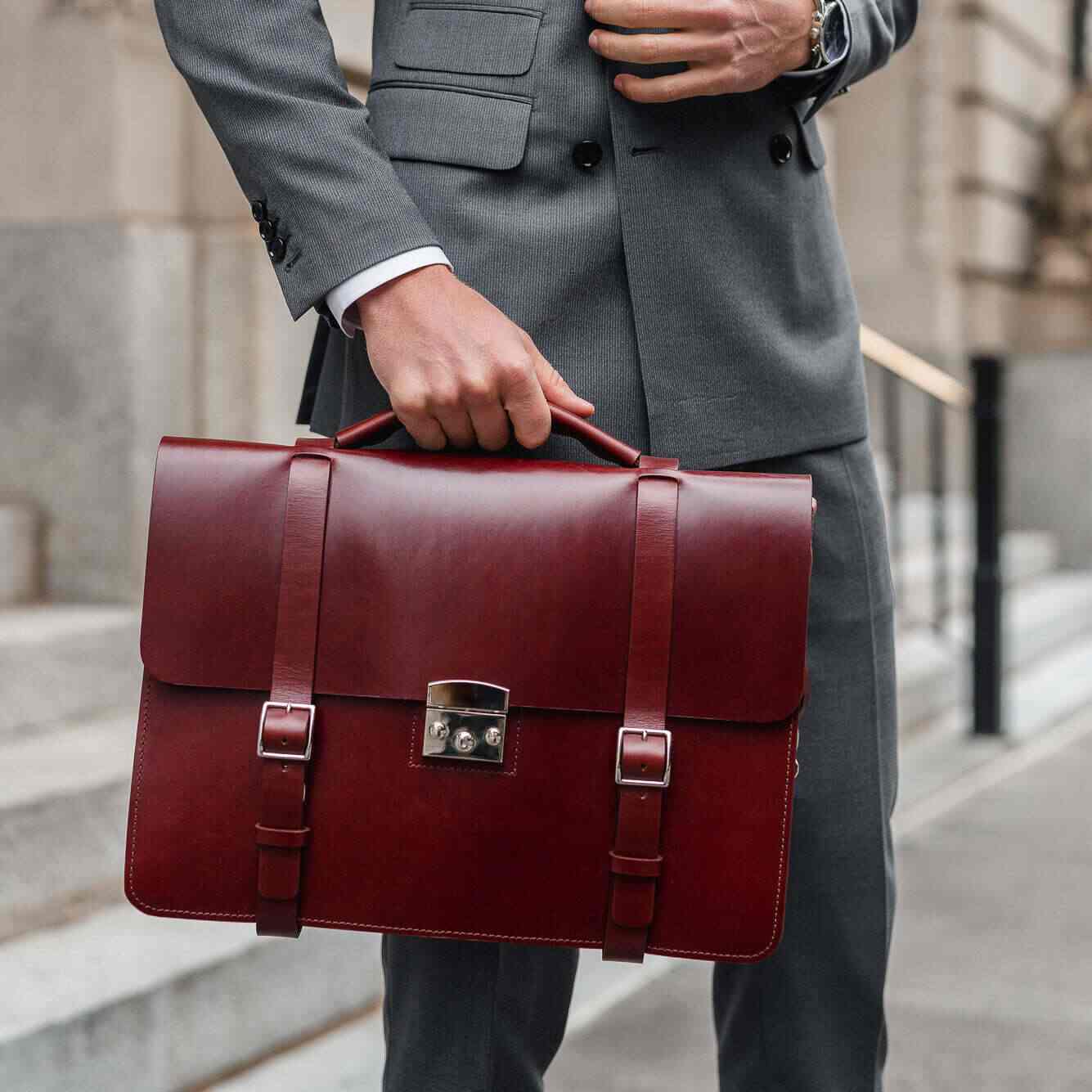 Louis philippe trolley bag price 2025