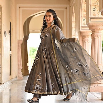 40 Beige Anarkali Suit Set in Bangalore - Dealers, Manufacturers &  Suppliers -Justdial