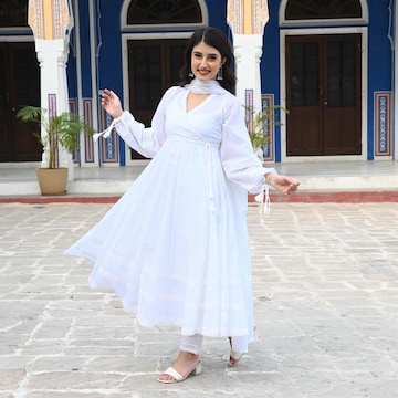 22 Off White Anarkali in Ahmedabad - Elegant, Stylish & Comfortable -  Justdial Verified