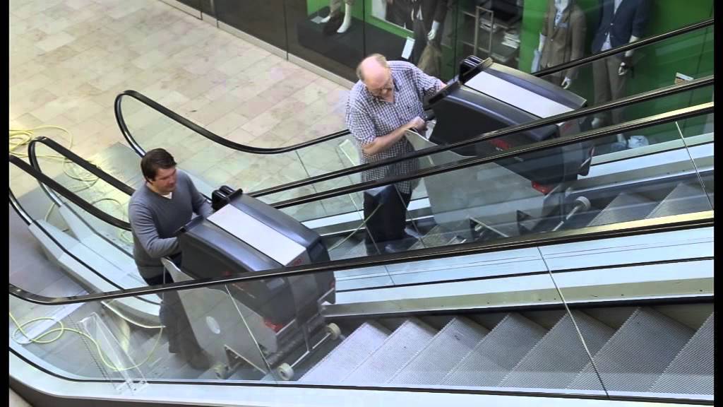 Stair and Escalator Cleaning Machine