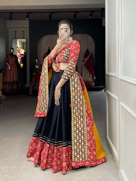 modern western garba dress Western Traditional Wear Indo Western Gown Fusion Bridal Gowns Modern Cuts  Dress