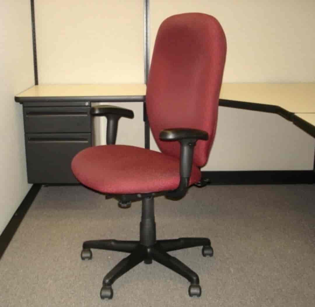 Second Hand Office Furniture in Pune at best price by Old Furniture