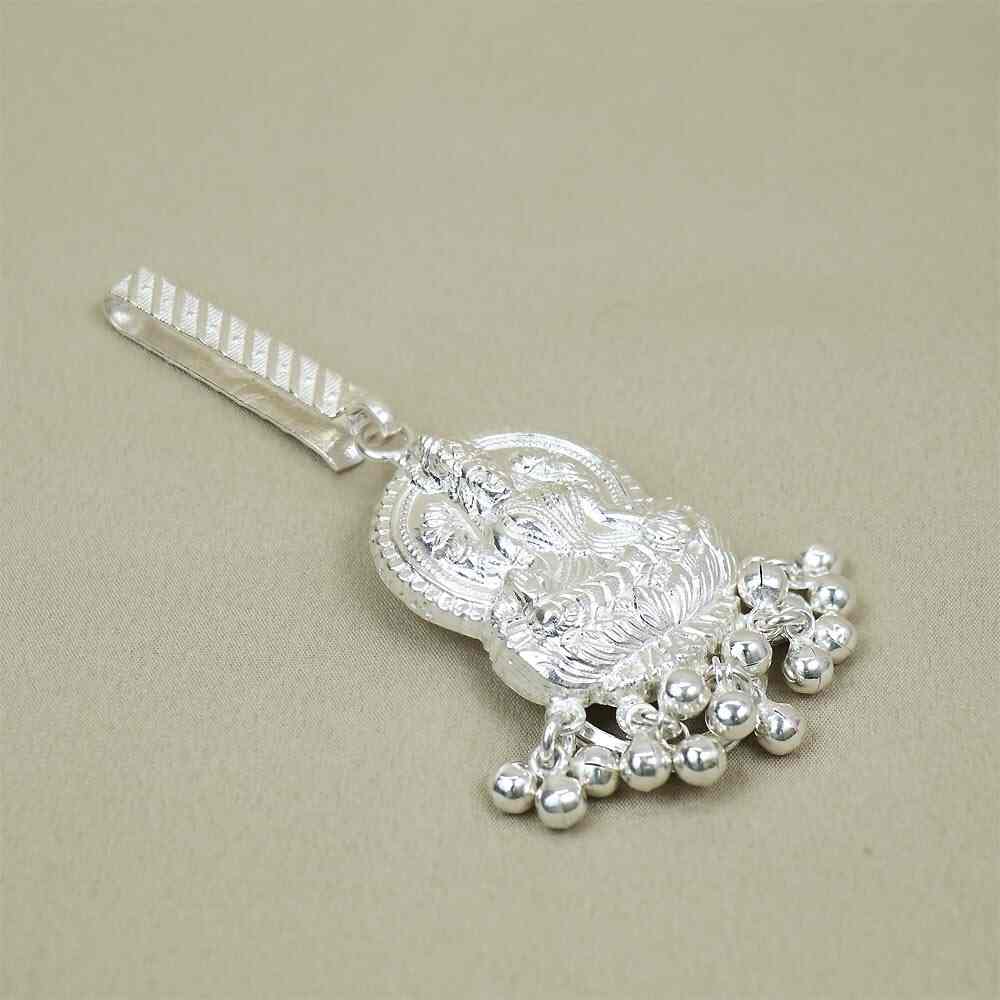 Silver Key Chains Silver Fashion Key Chain Price Starting From Rs 50 Pc Find Verified Sellers at Justdial