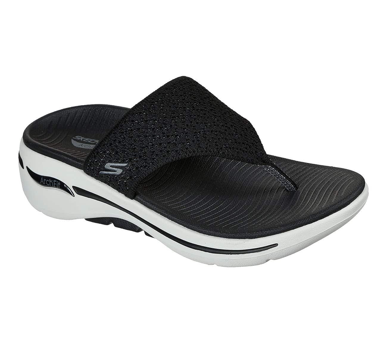Skechers Go Walk Arch Fit - Weekender Slipper (Black, White)
