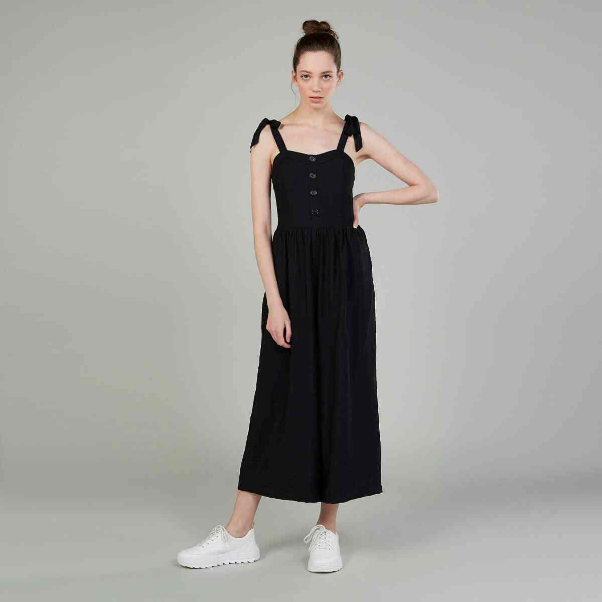 Splash Textured Jumpsuit With Straps And Smocking Detail (Black)