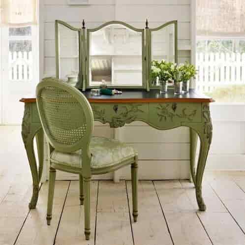 Second hand dressing table with mirror and stool hotsell