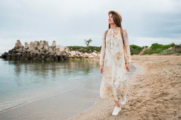 Chic and Comfortable Beach Dresses for Women in 2025 - Jd Collections