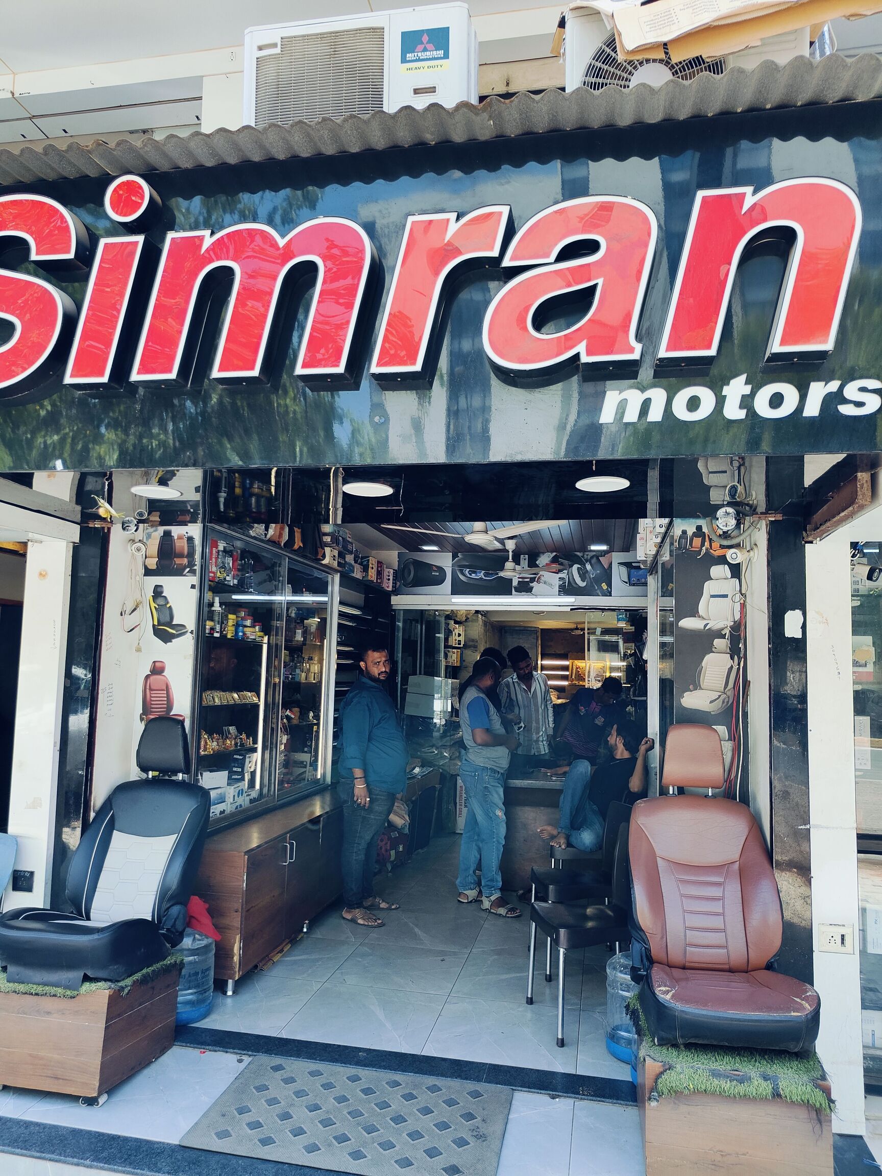 Simran Motors in Mithakhali Ahmedabad Best Hyundai Car Accessory Dealers near me in Ahmedabad Justdial