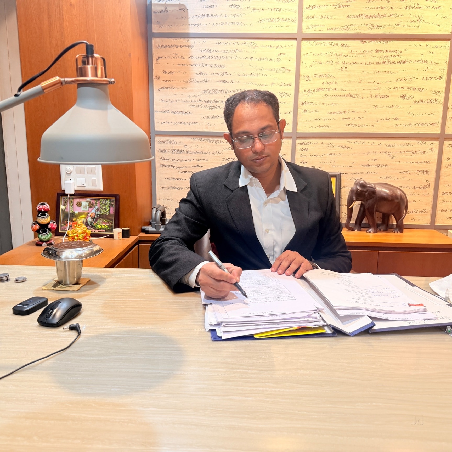 Lawyers in Manek Chowk, Ahmedabad - Legal Consultation & Advocate