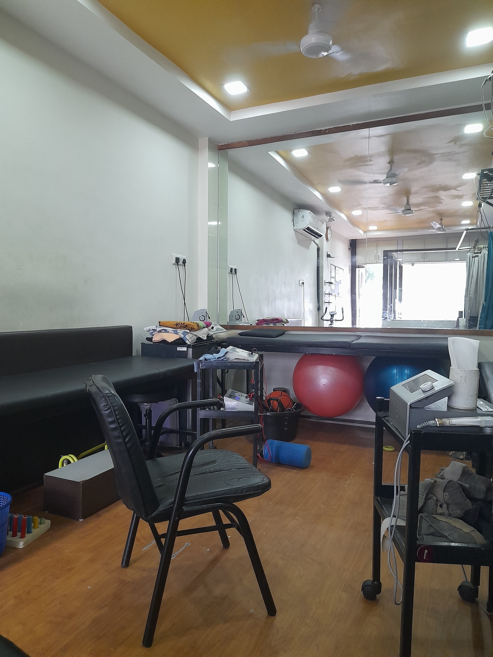 Top Clinics With Geriatric Physiotherapy Consultation in Ghodasar