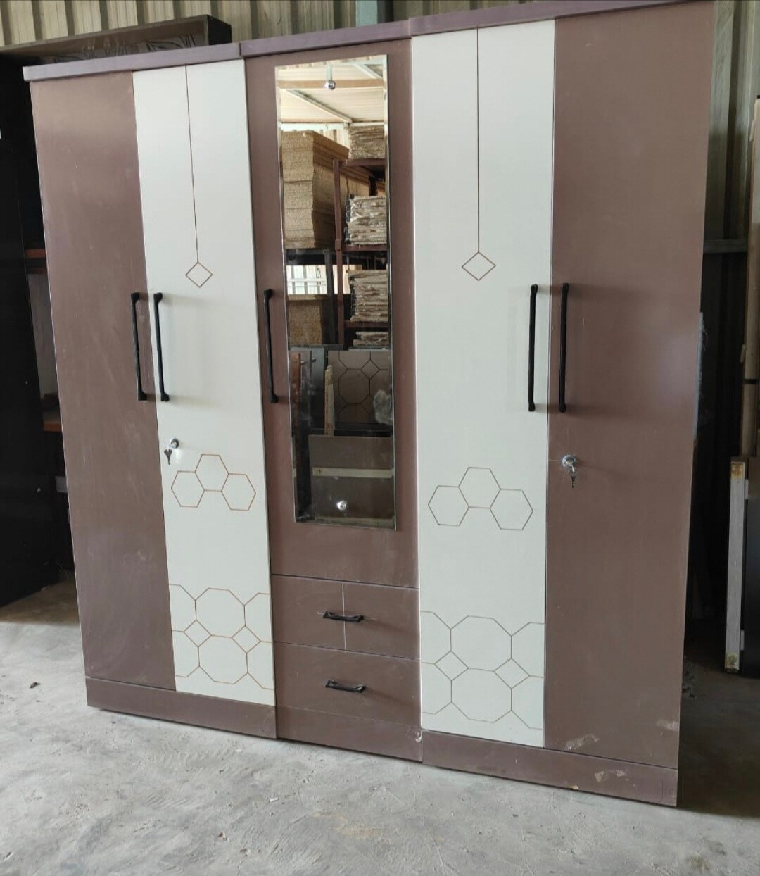 user_8d85b756　様　お伺い家具 Gurudarshan Enterprises in Savedi Road,Ahmednagar - Best Furniture
