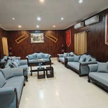 Second Hand Leather Couch Set | Modular Pieces Can Be Rearranged