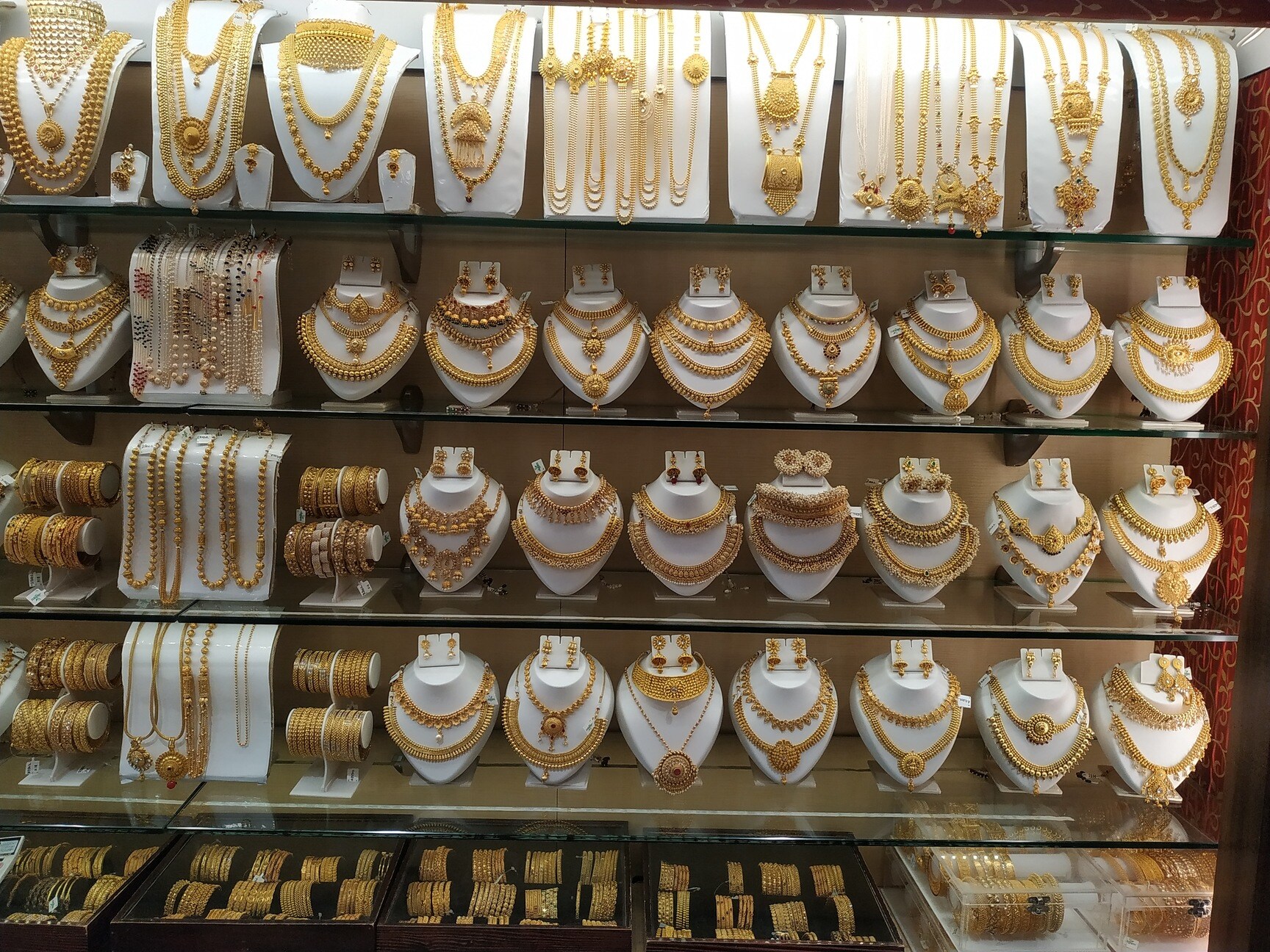 Gold shop near my location deals