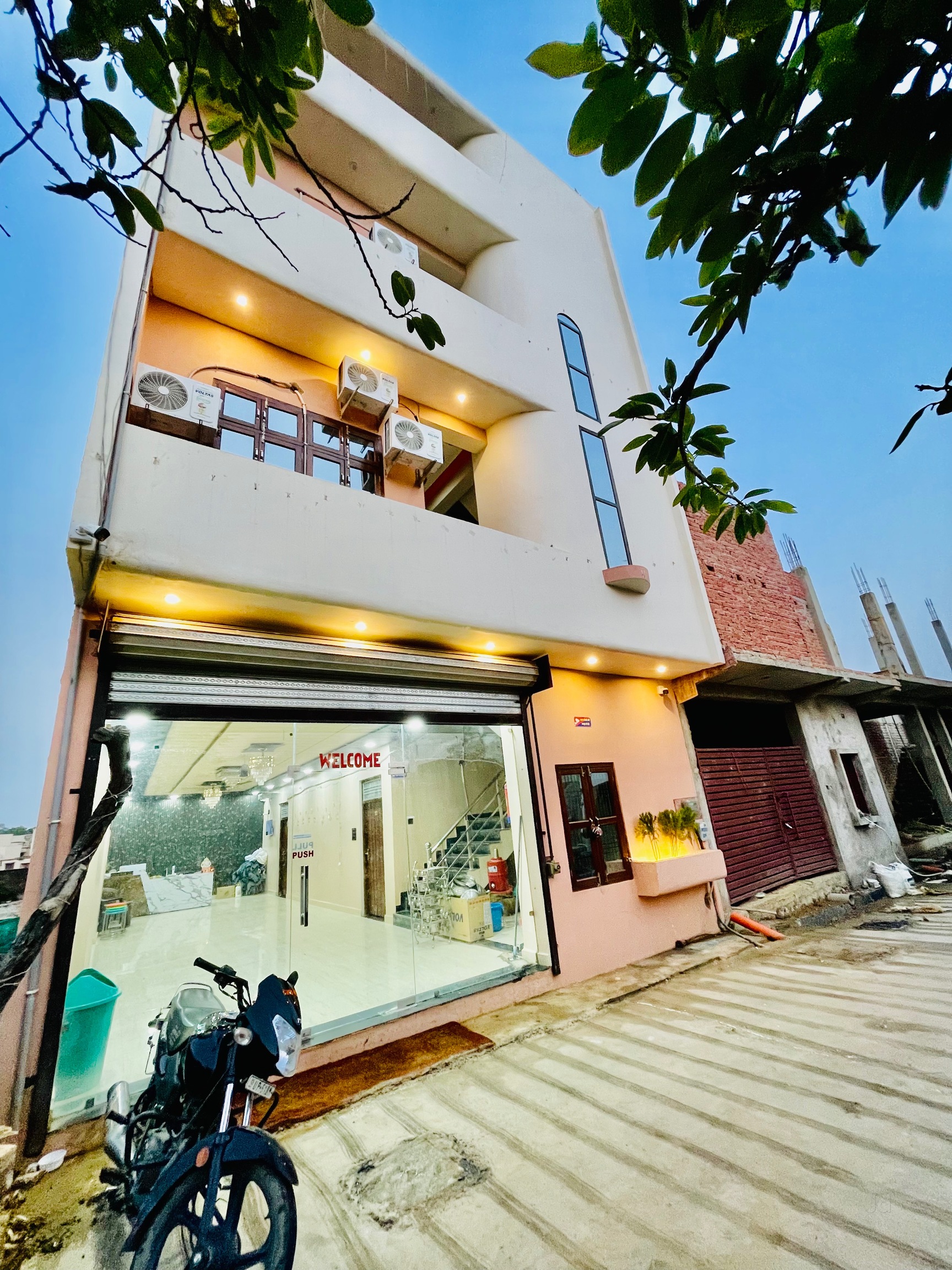 Top Guest House Rs 4001 To Rs 4500 in Khanpur, Ayodhya near me