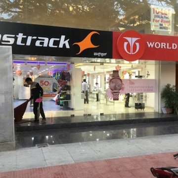 Titan showroom rt nagar top