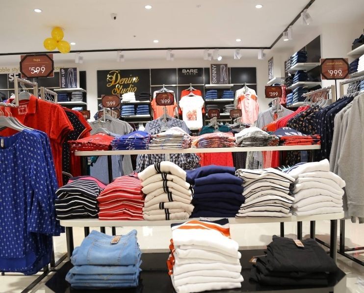 Pantaloons men's clothing shop