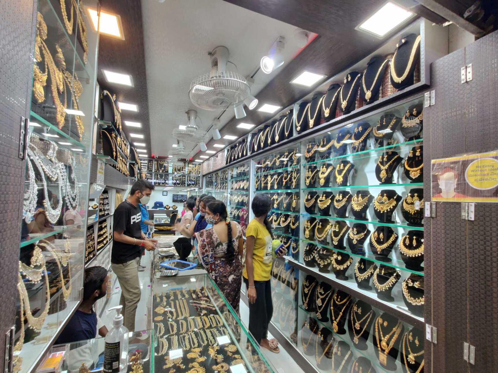 Bombay Fashion Jewellers in Avenue Road,Bangalore Best Imitation