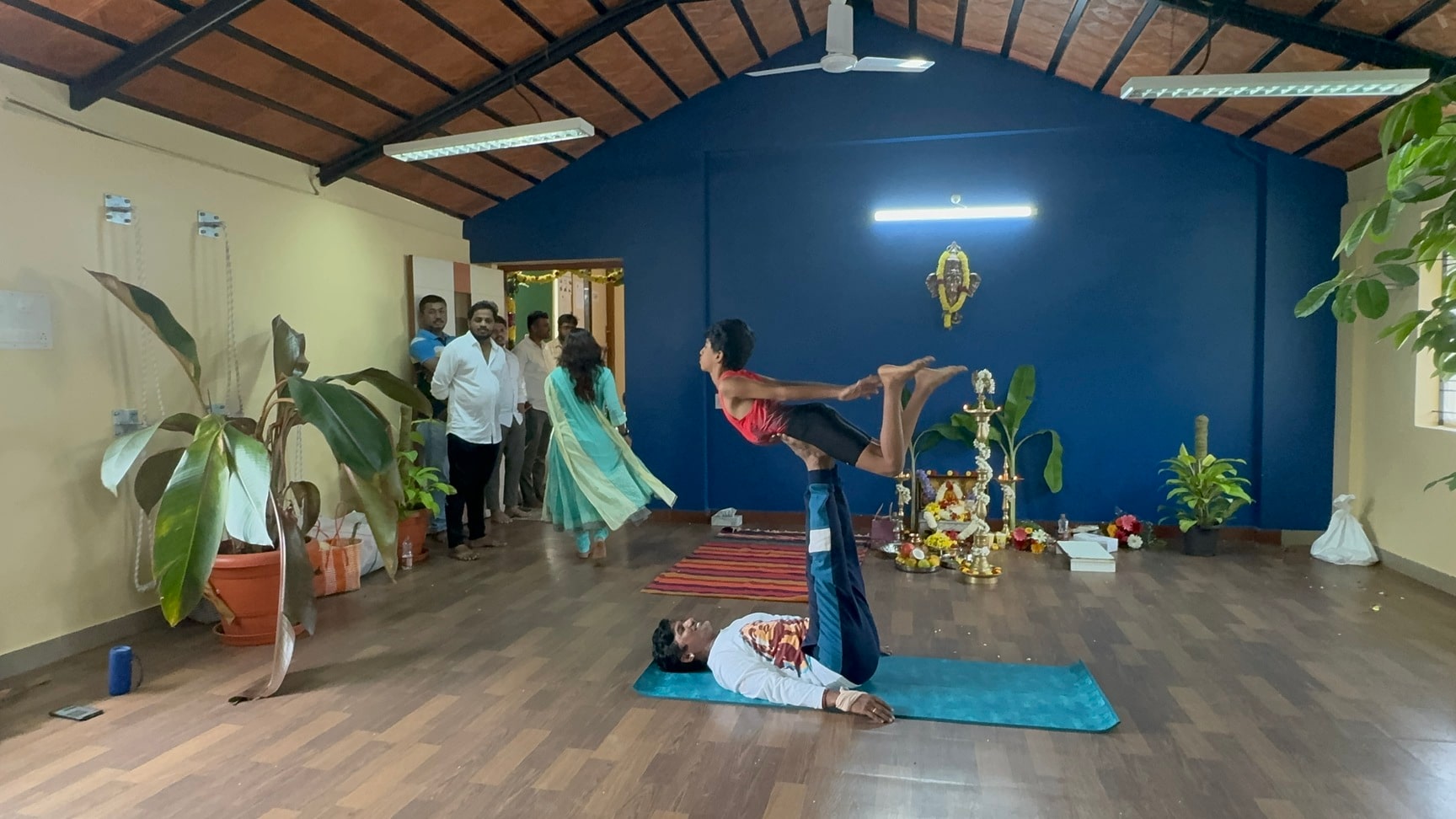 https://content.jdmagicbox.com/v2/comp/bangalore/a7/080pxx80.xx80.240712160612.v8a7/catalogue/the-happy-yoga-community-siddanna-layout-bangalore-yoga-classes-4fun665nhl.jpg