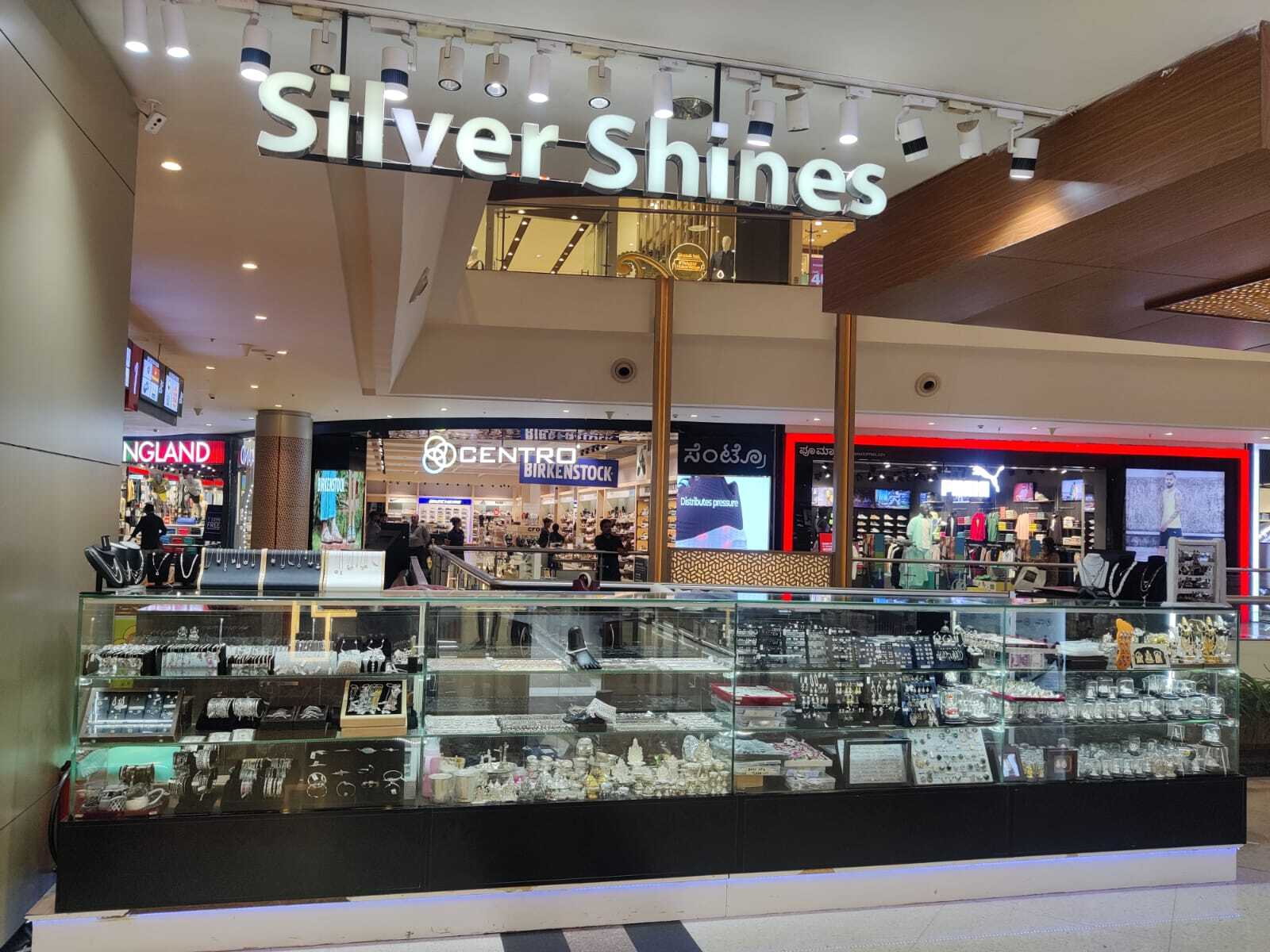 Jewellery shop in phoenix mall top