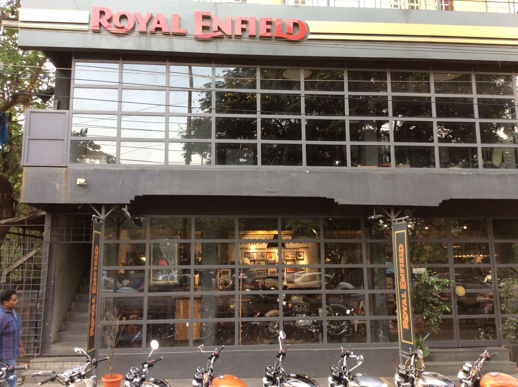 Royal enfield showroom hebbal top