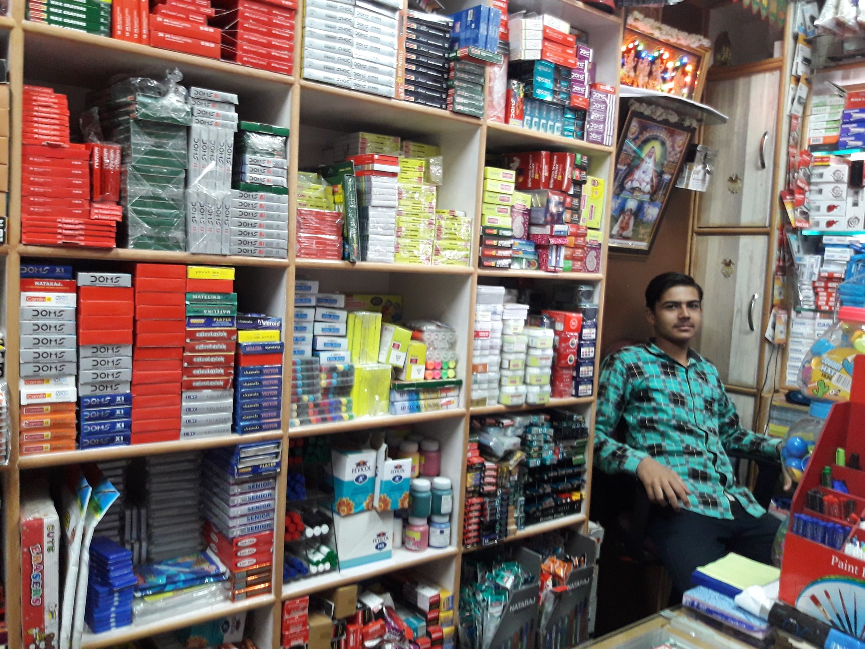 Mahendra Papers & Books in Wilson Garden,Bangalore Best Ball Pen