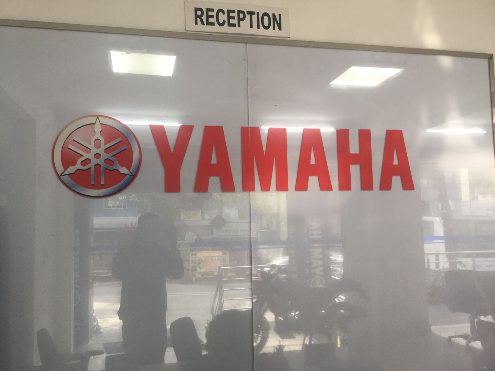Yamaha showroom kengeri clearance