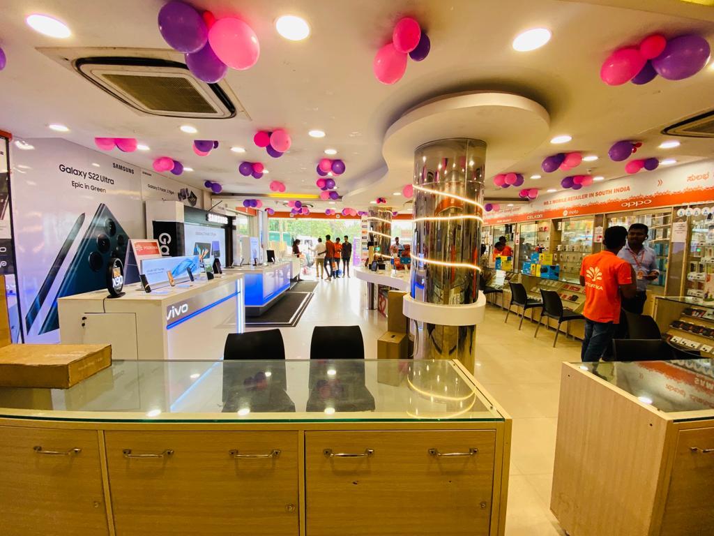 Poorvika Mobiles Pvt Ltd in Jalahalli Cross,Bangalore 𝗩𝗶𝗲𝘄 𝗢𝗳𝗳𝗲𝗿𝘀