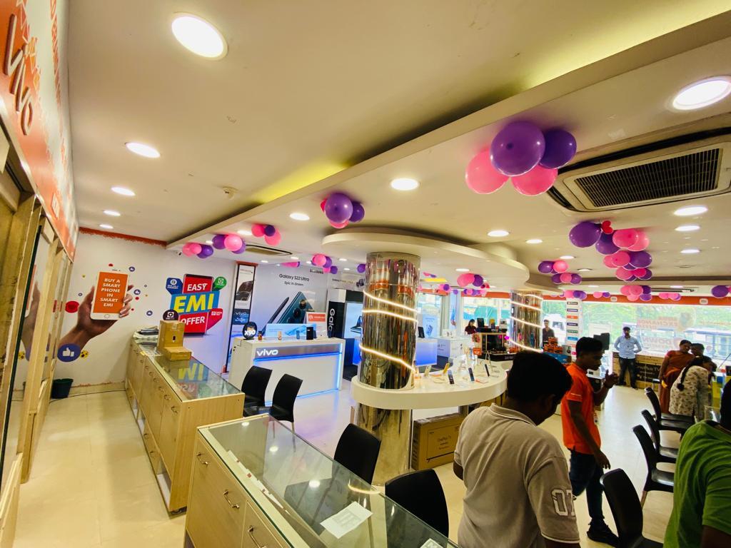 Poorvika Mobiles Pvt Ltd in Jalahalli Cross,Bangalore 𝗩𝗶𝗲𝘄 𝗢𝗳𝗳𝗲𝗿𝘀