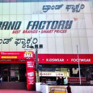 Brand factory skechers clearance