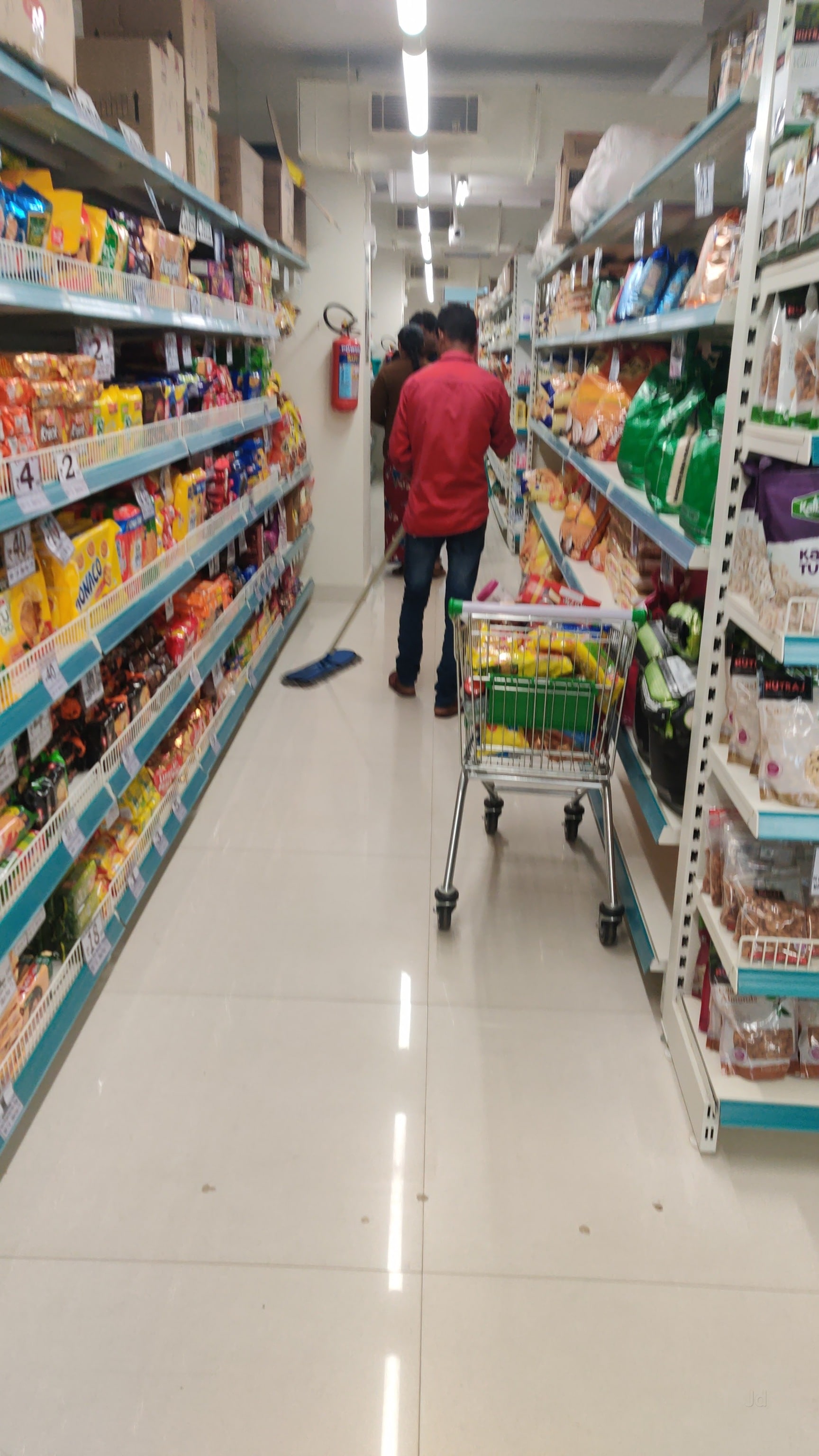 Dmart Mini Max in Vgp Layout,Bangalore Best Supermarkets in Bangalore