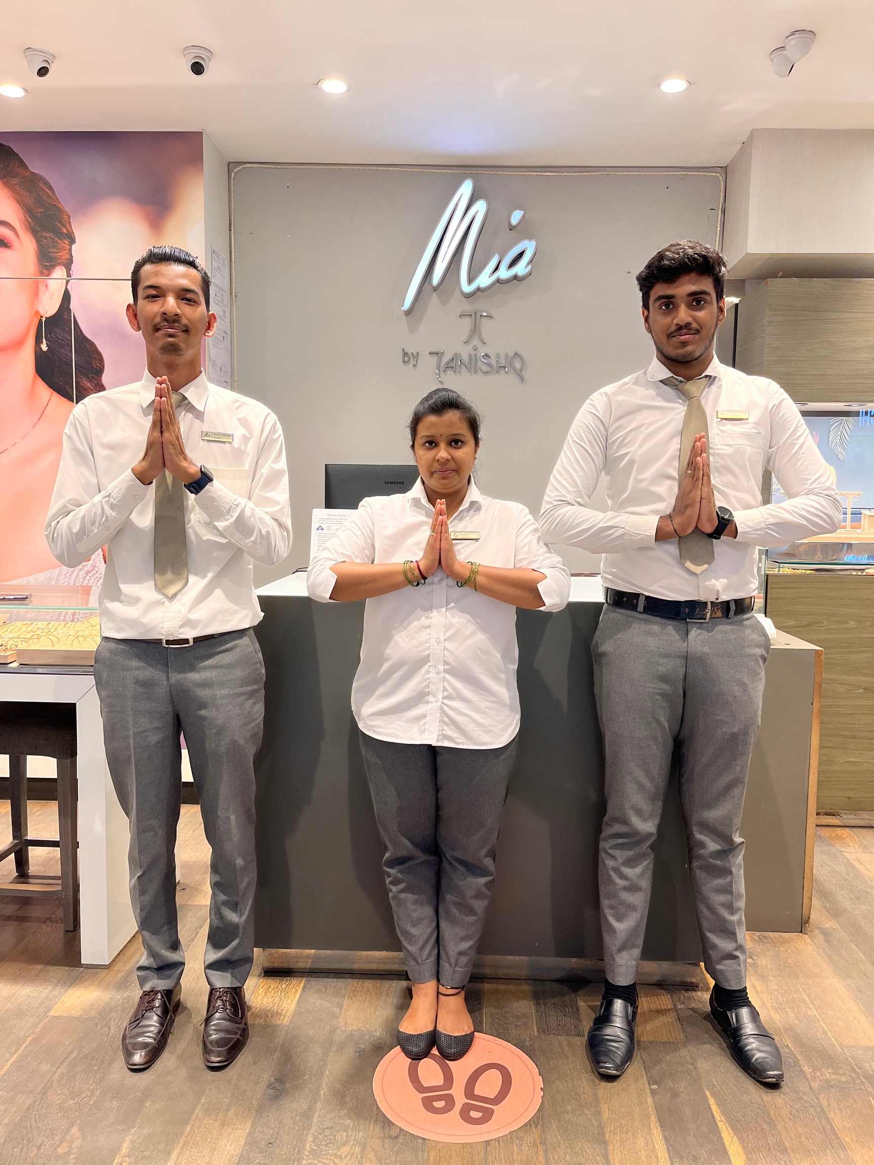235 Photos of Mia By Tanishq in Koramangala Bangalore Justdial