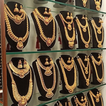 Sai imitation jewellery store