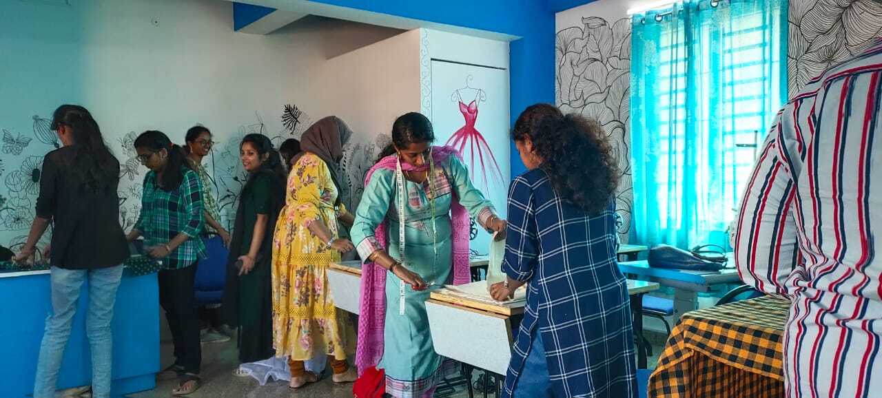 dress designing courses in bangalore Free Fashion Designer Course Diploma (1 Year)