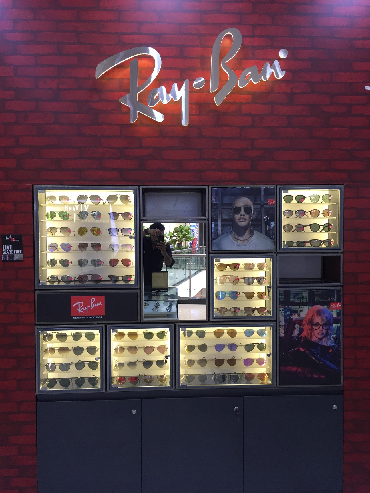 Ray ban phoenix mall top