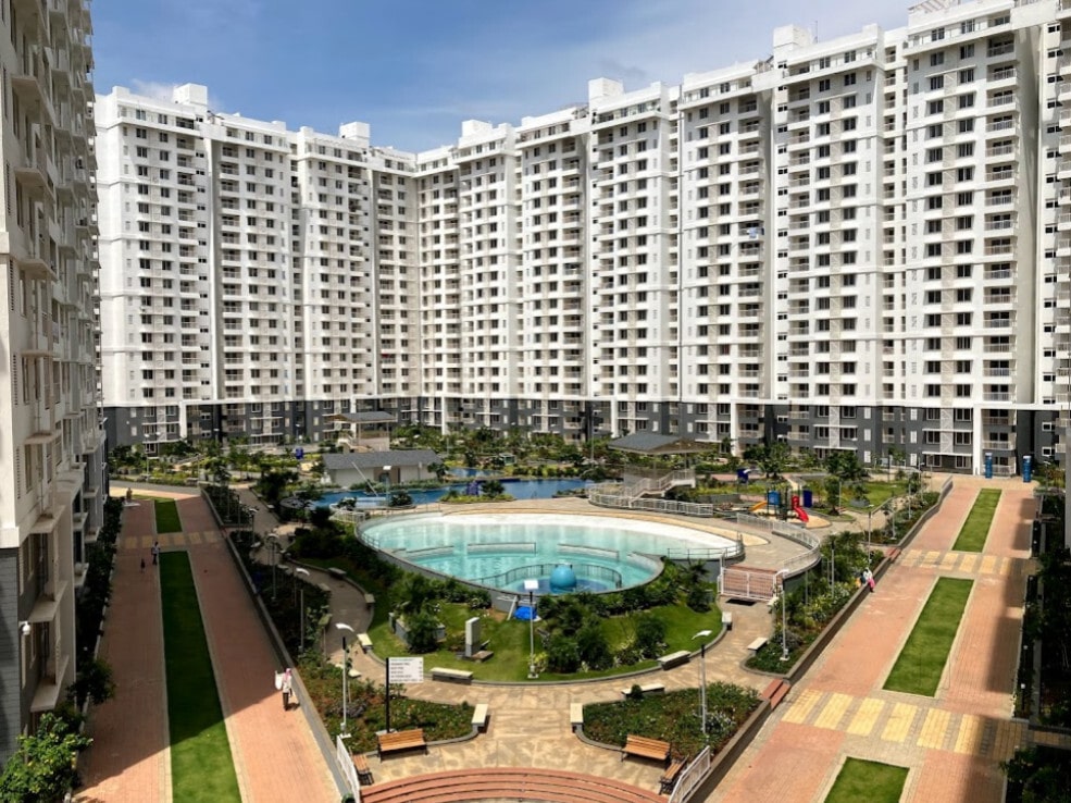 Puravankara Palatial / Palm Beach