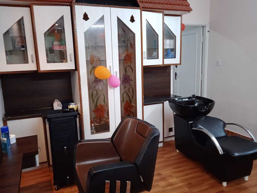 Layz Family Salon And Sp in Kalyan Nagar,Bangalore Best Body Massage