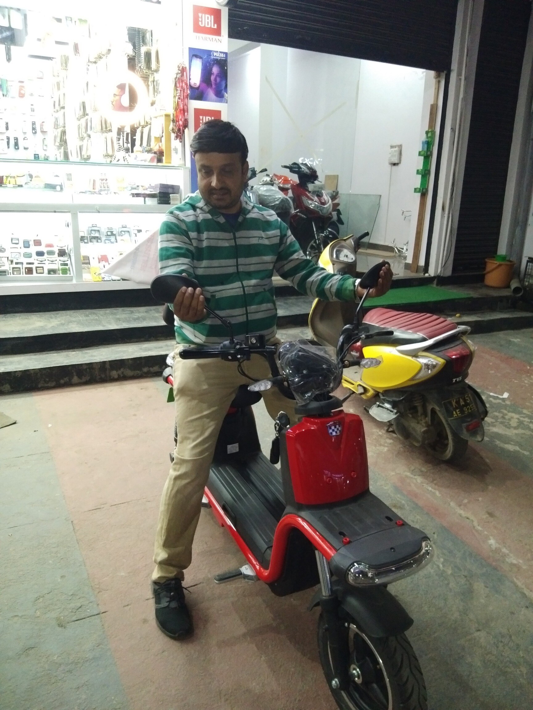 Bhavani Motors in Jp Nagar 7th Phase,Bangalore Best OkinawaBattery Operated Scooter Dealers