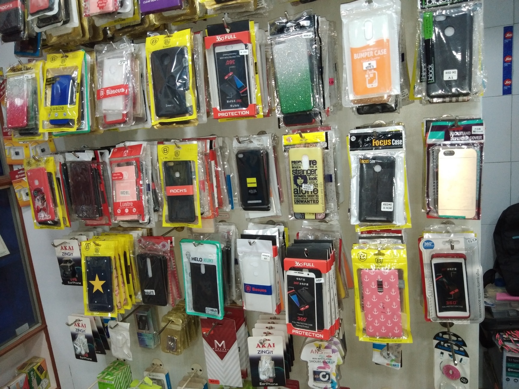 Chanel 7 in Yelahanka New Town,Bangalore Best Mobile Phone Dealers in