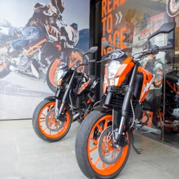 Ktm duke 200 showroom near me clearance