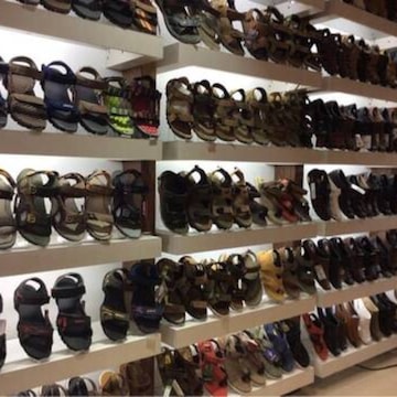Alberto torresi showroom near me online